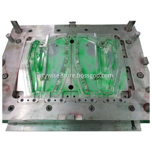 Automotive plastic injection molding
